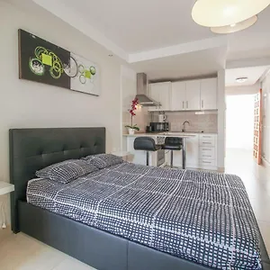 https://apartamentos-summerland.tenerifehoteles.net